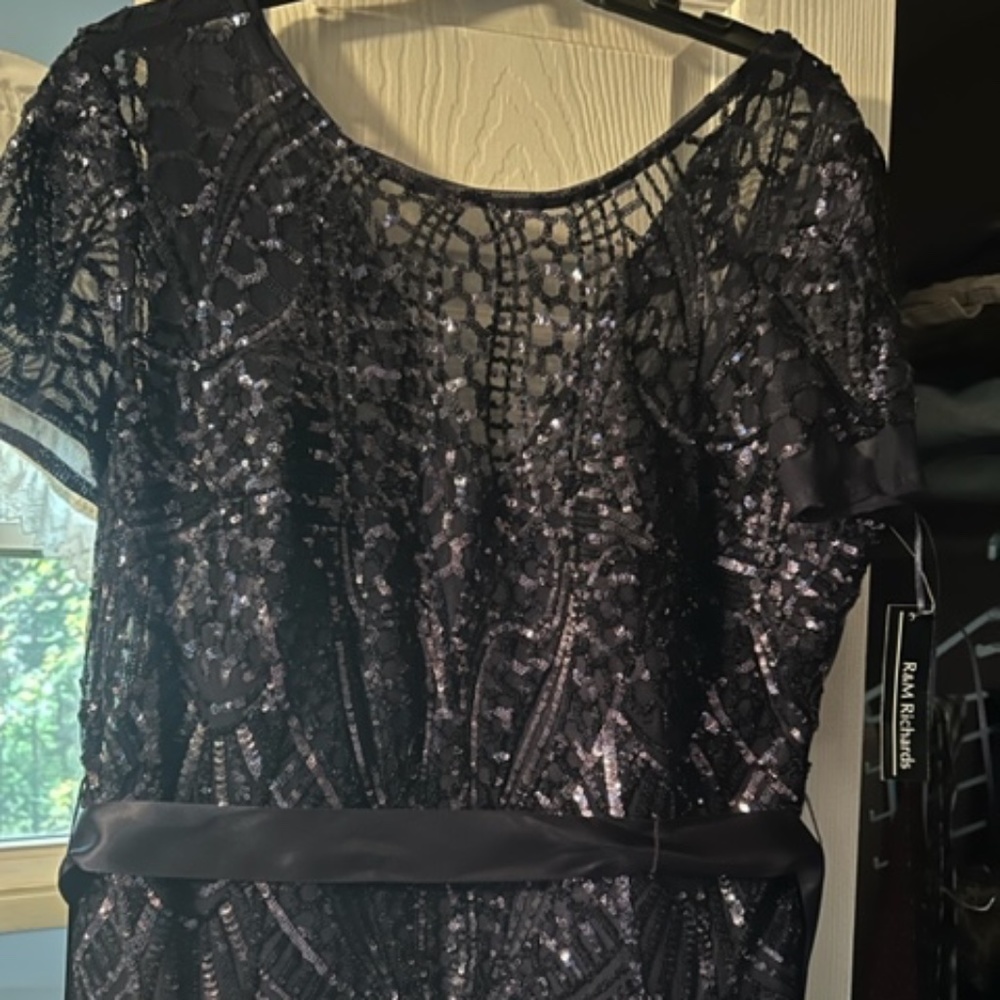 R&M Richards gown size 16 in Navy blue